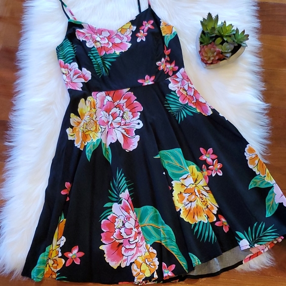Old Navy Dresses & Skirts - Black floral cami skater/ swing dress